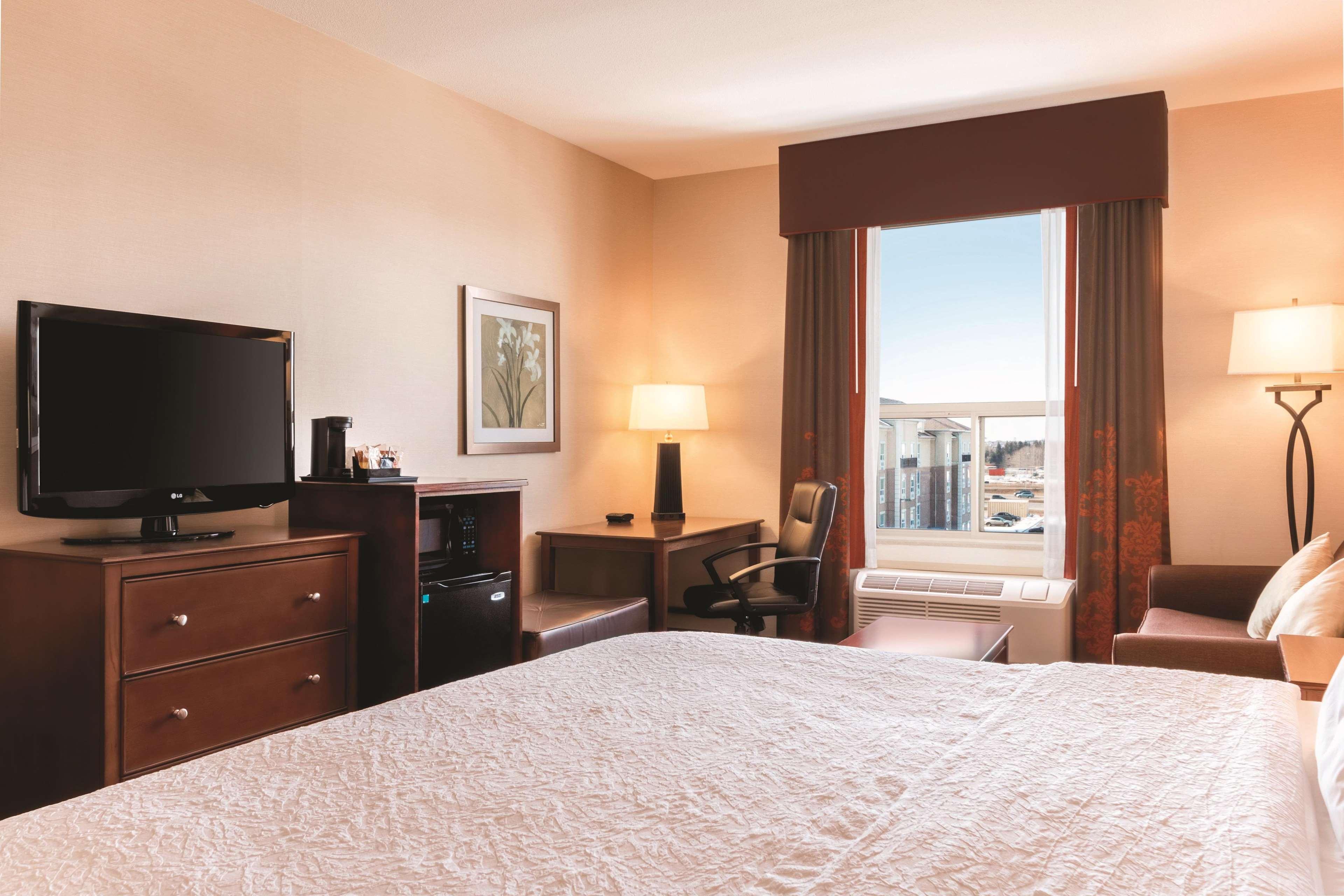 Hampton Inn By Hilton Edmonton South Exteriör bild