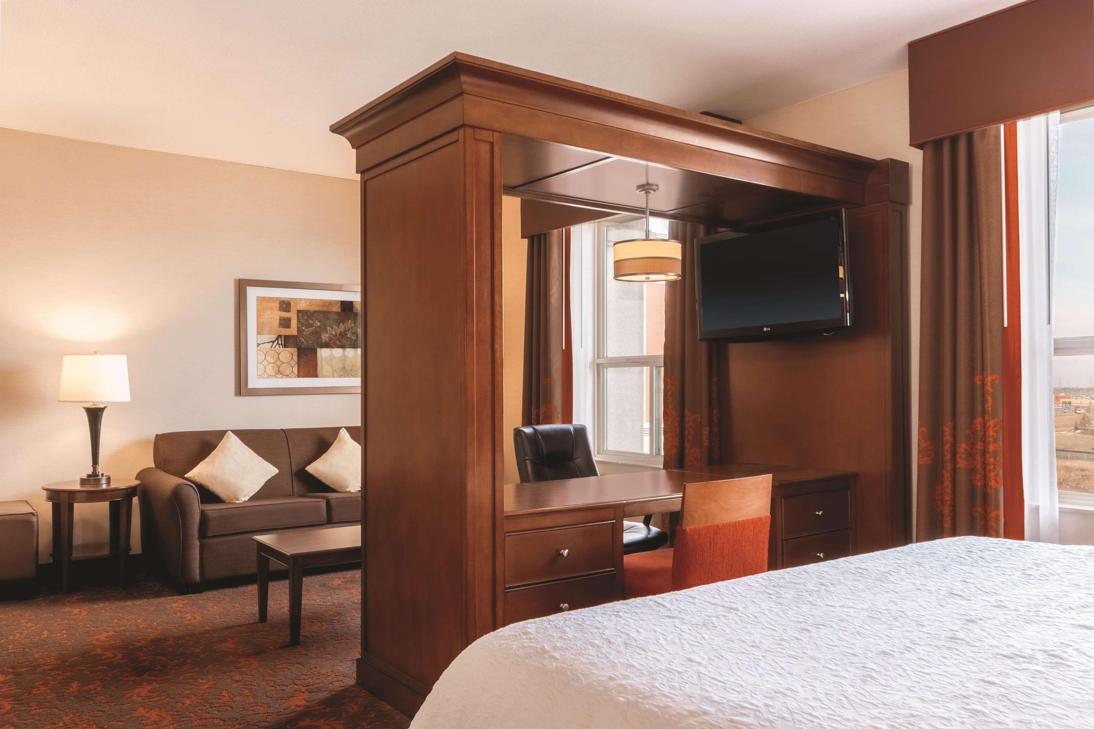 Hampton Inn By Hilton Edmonton South Exteriör bild