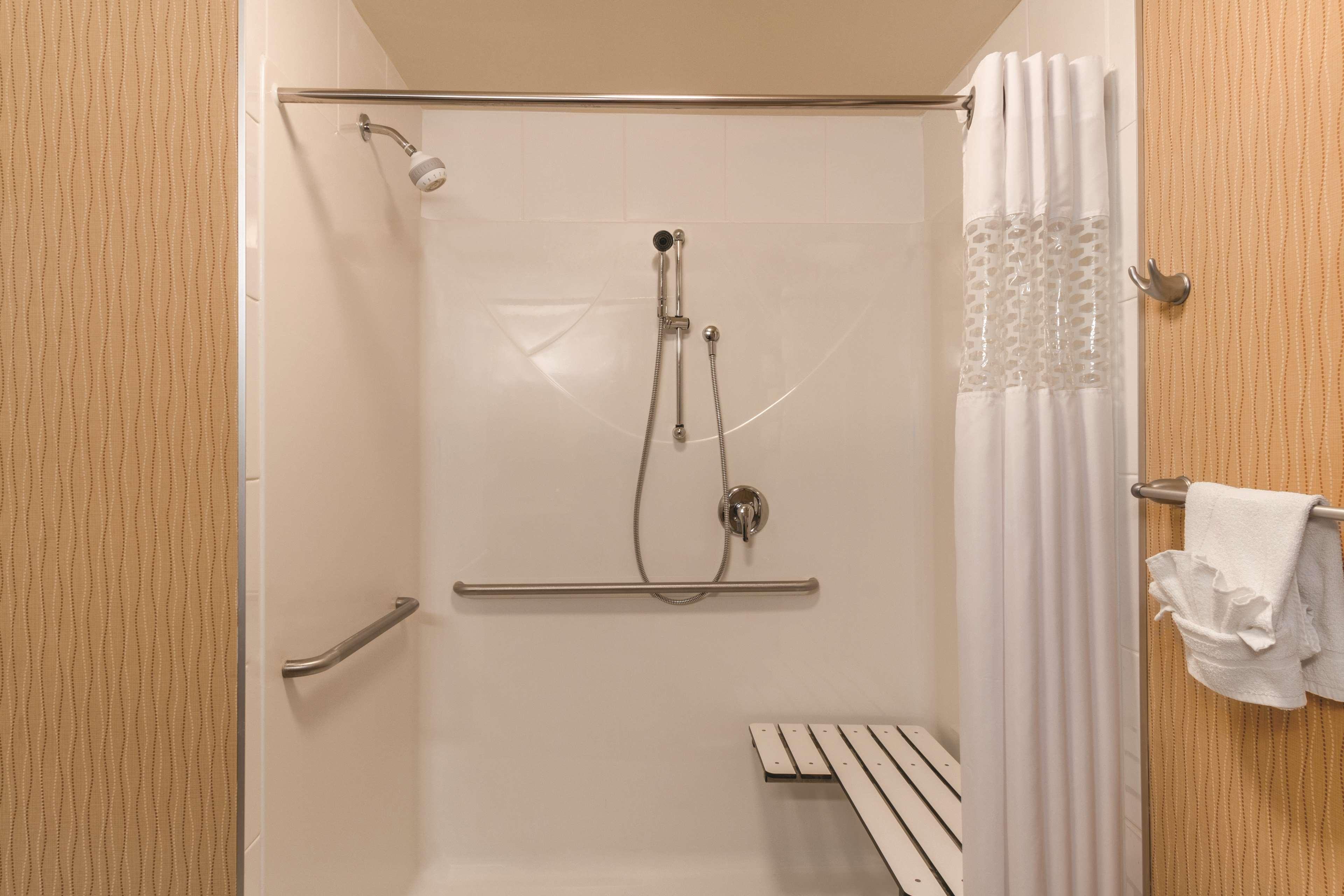 Hampton Inn By Hilton Edmonton South Exteriör bild