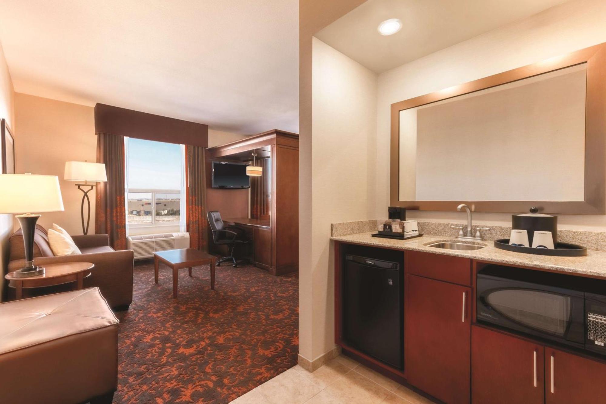 Hampton Inn By Hilton Edmonton South Exteriör bild