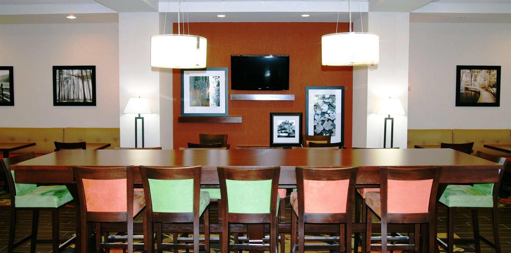 Hampton Inn By Hilton Edmonton South Exteriör bild